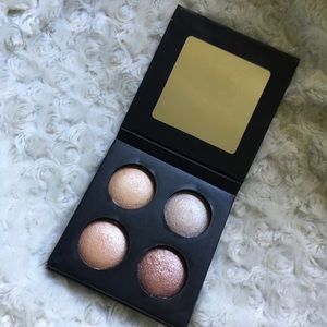 Dream Glow Baked Highlighter Palette